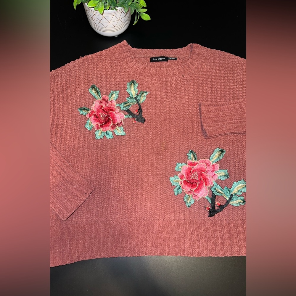Blu Pepper Velvelty Feel Knit Sweater W/ Floral Patches Size Small EUC